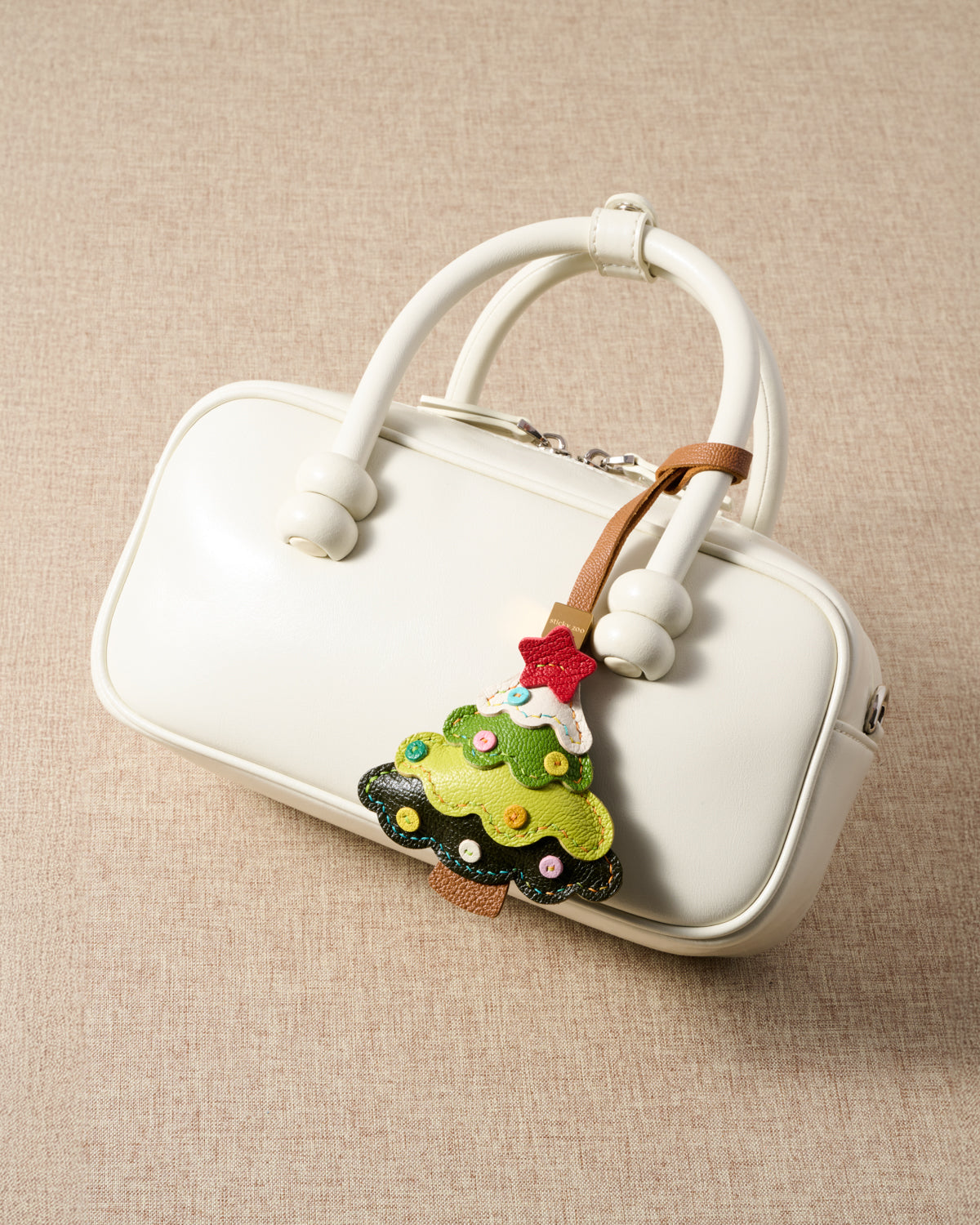 THE MERRY CHRISTMAS TREE CHARM