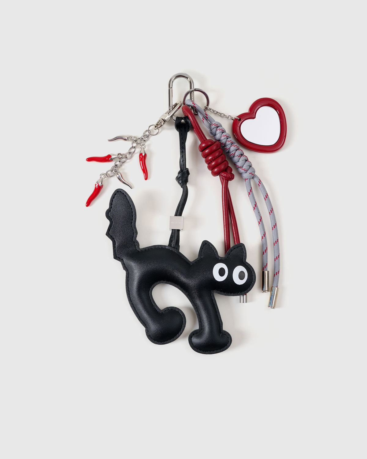 LUCKY NOIR CAT HEART STACK CHARM