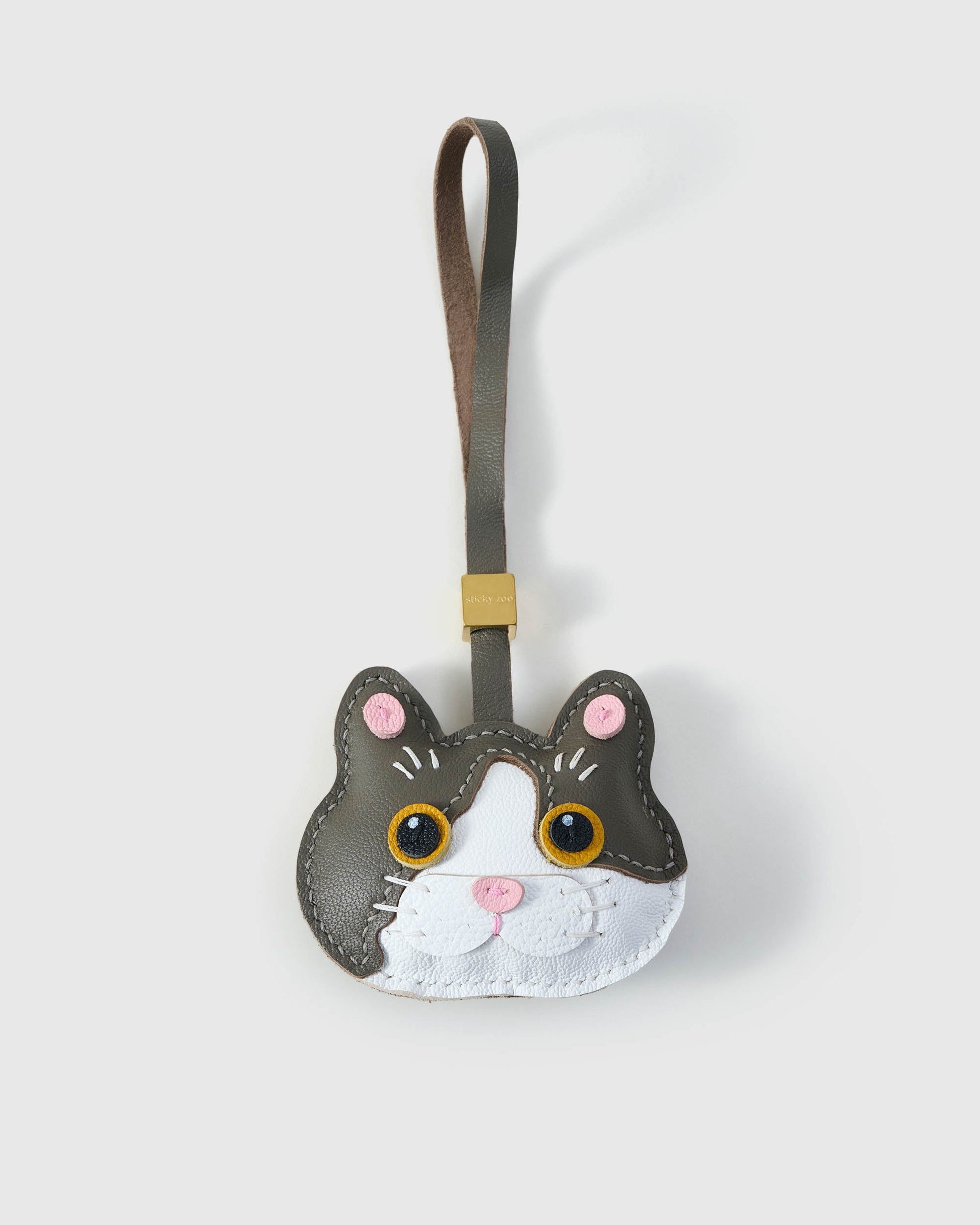 BRITISH SHORTHAIR CAT CHARM – GRAY MUSE EDITION