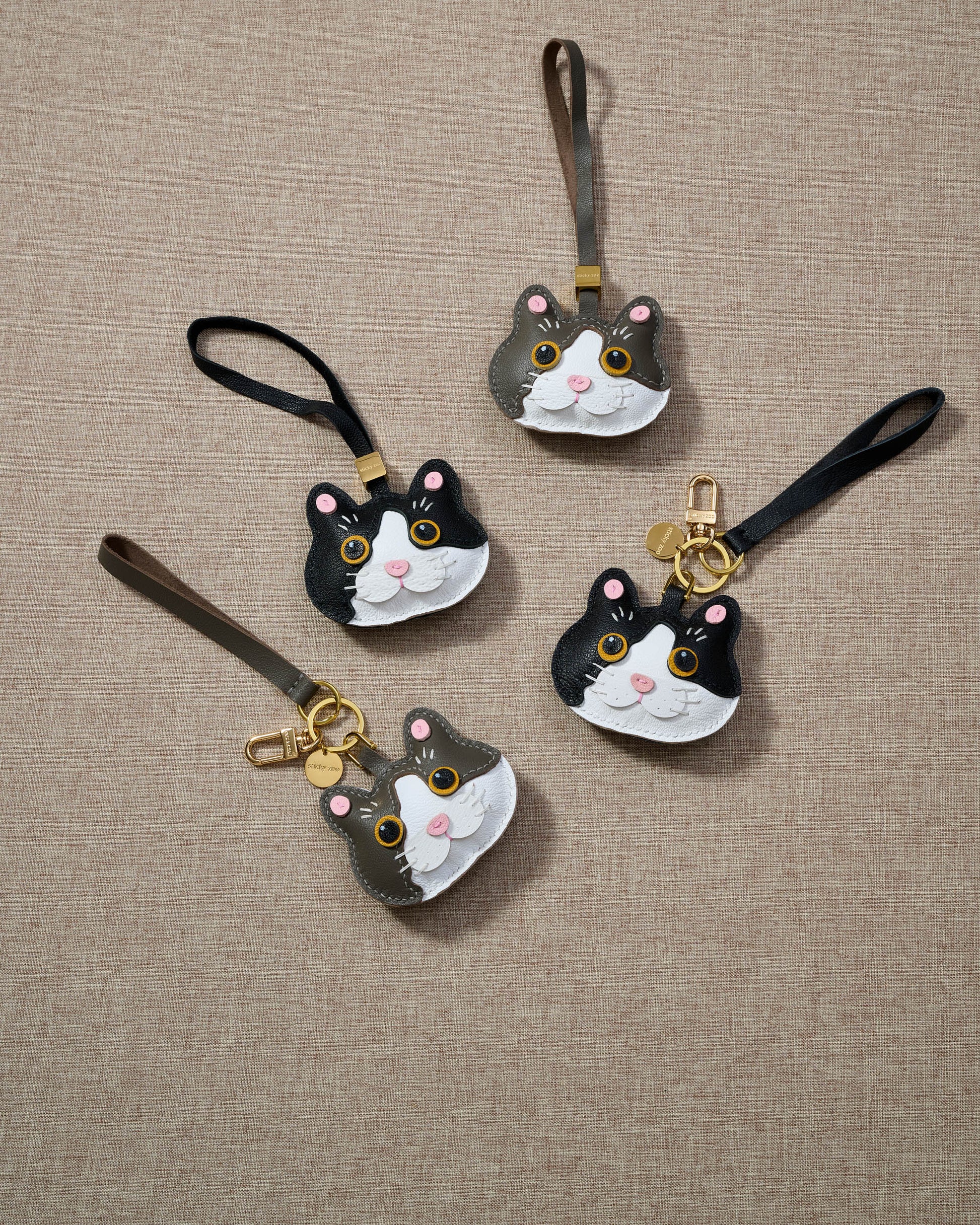 BRITISH SHORTHAIR CAT CHARM – GRAY MUSE EDITION