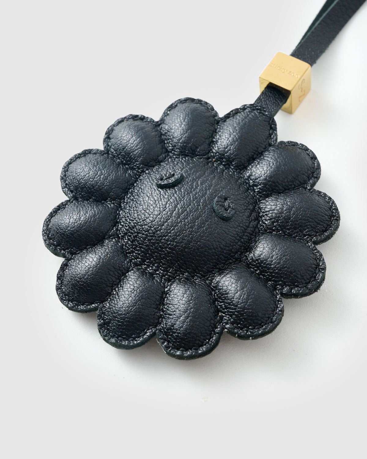 PLAIN NIGHT FLOWER CHARM