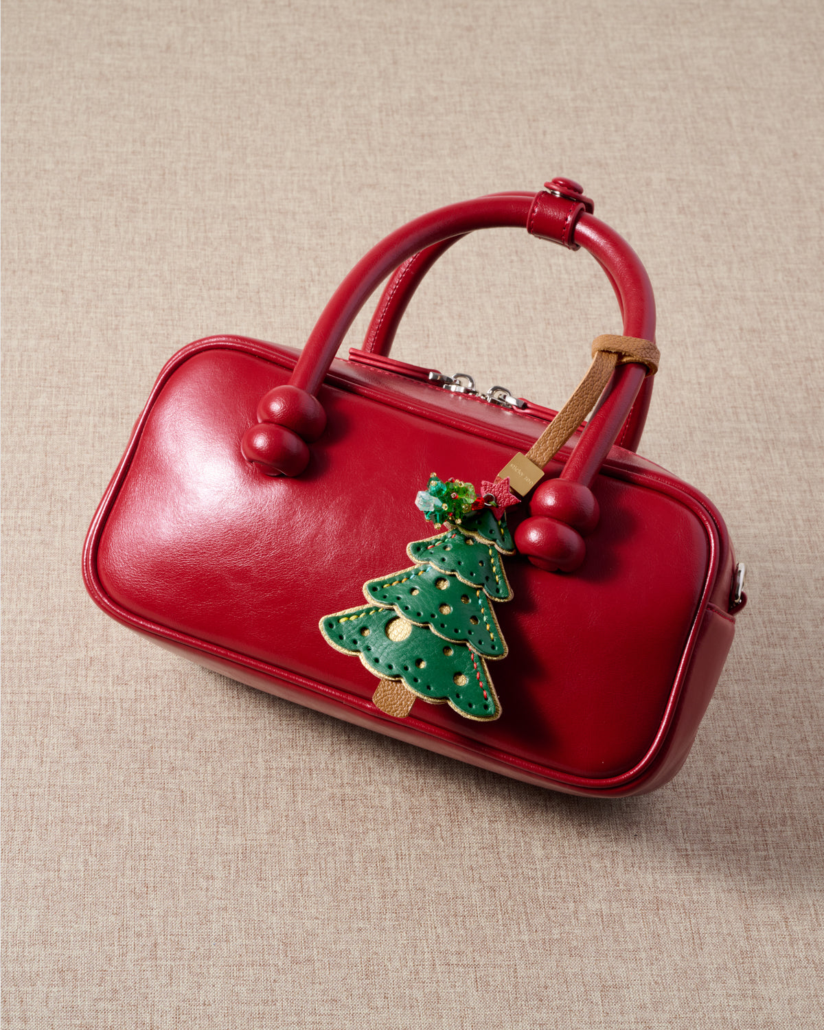 THE HOLIDAY TREE CHARM
