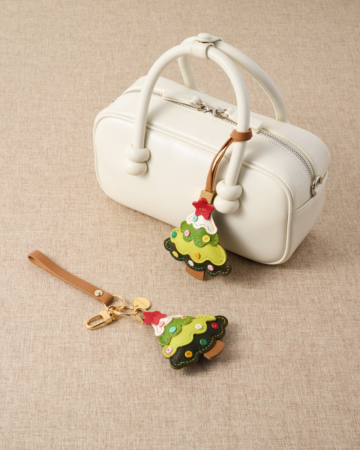 THE MERRY CHRISTMAS TREE CHARM