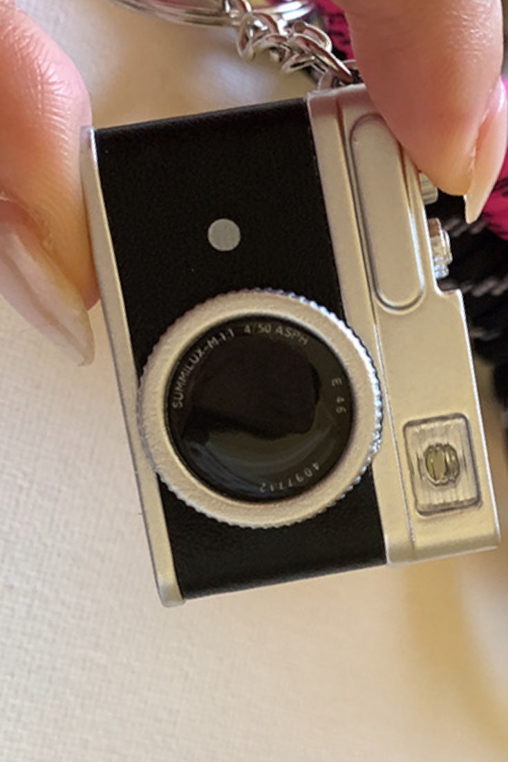 CHARMING ADVENTURE BUNNY CHARM