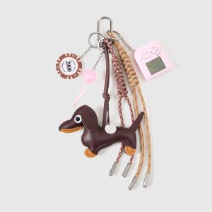 FAMOUSE DACHSHUND™ MOCHA STACK CHARM