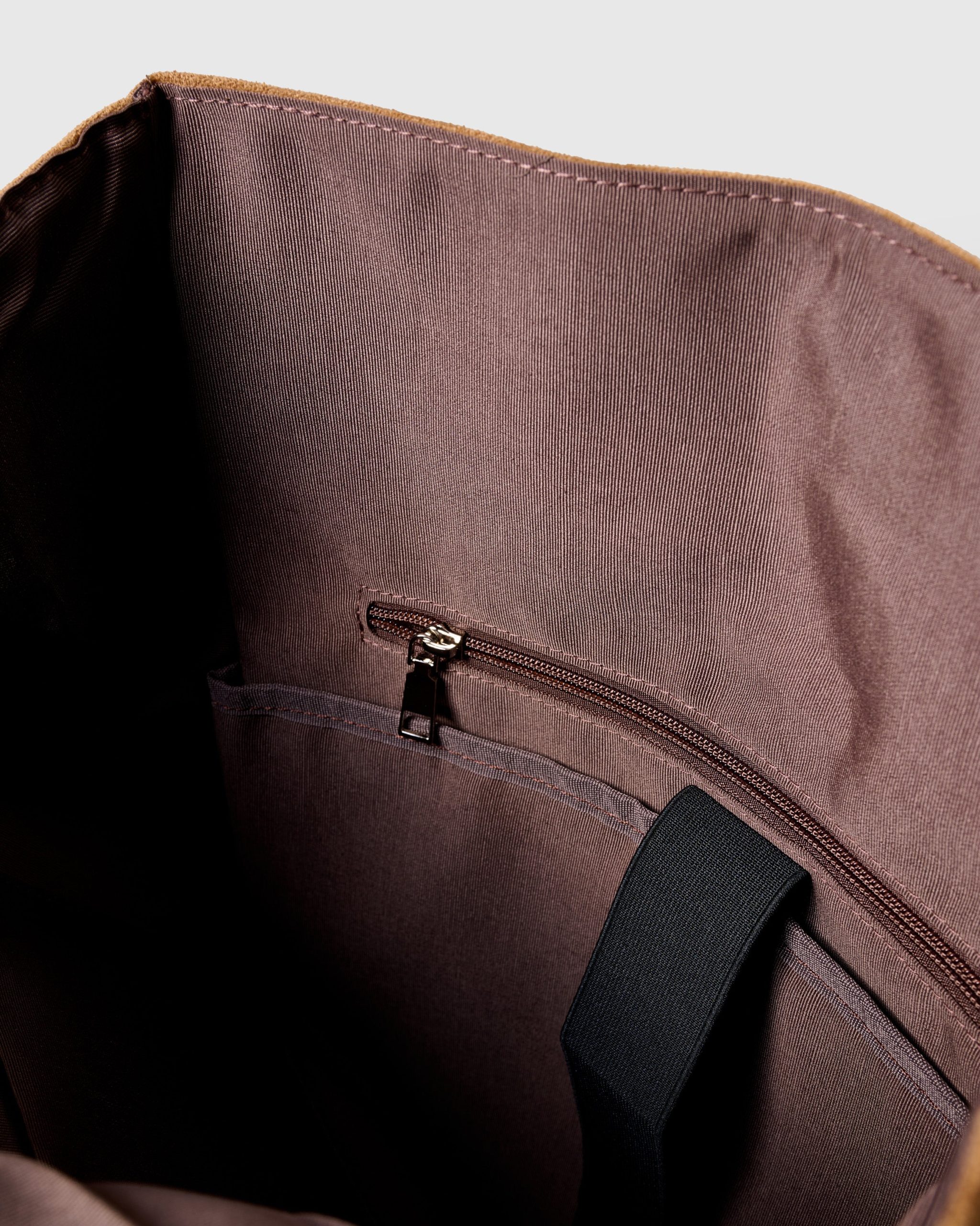 DACHSHUND BACKPACK + CHARM - Image 7