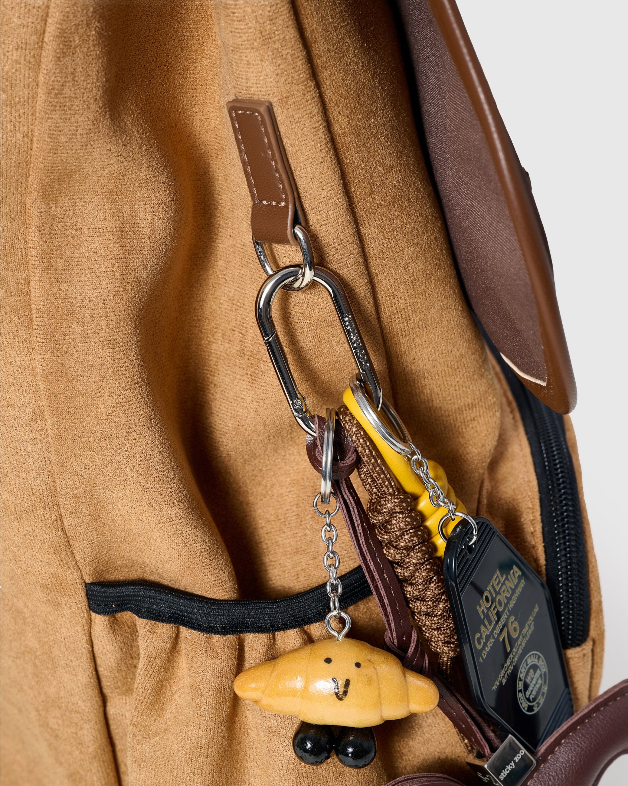 DACHSHUND BACKPACK + CHARM - Image 4