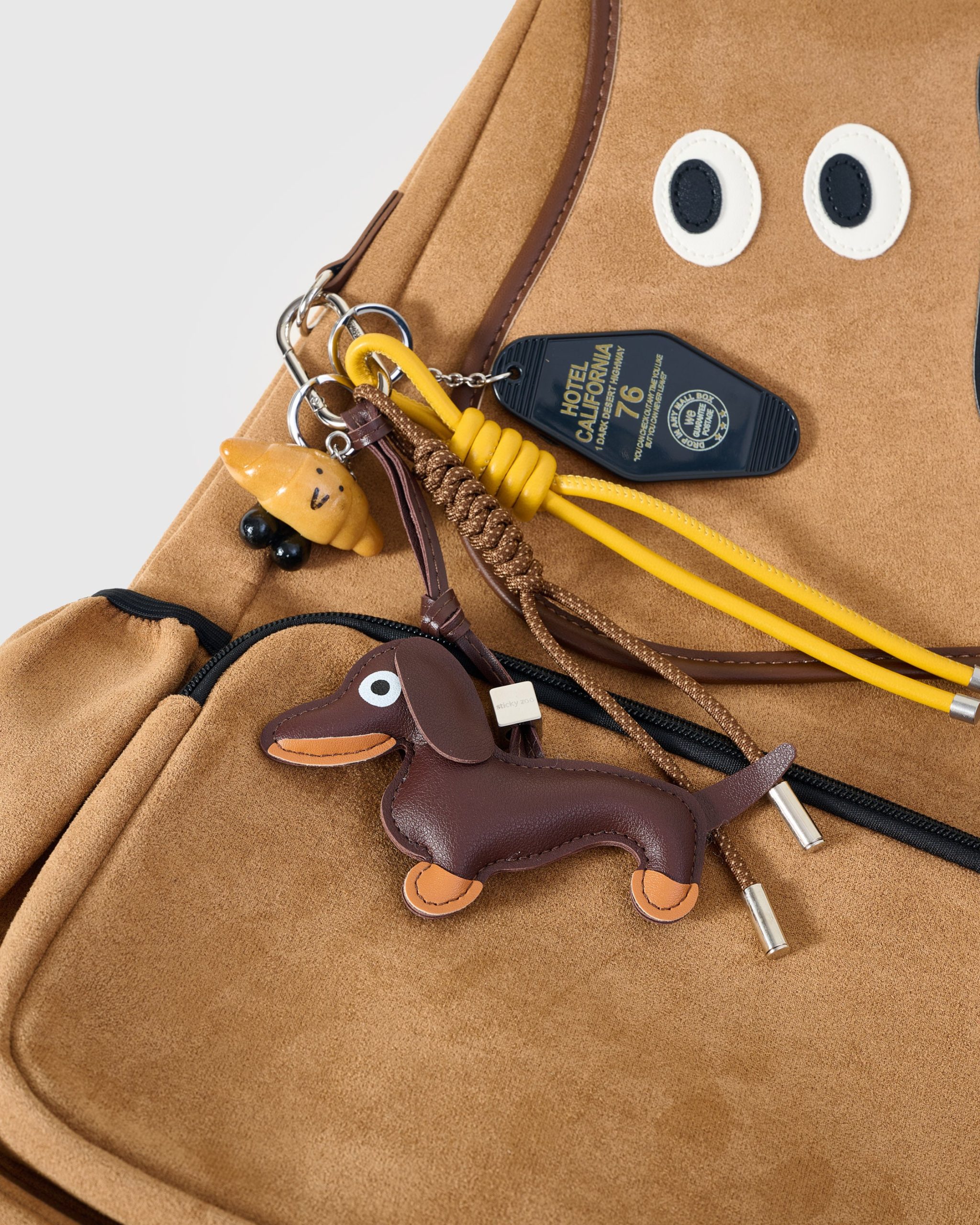 DACHSHUND BACKPACK + CHARM - Image 2